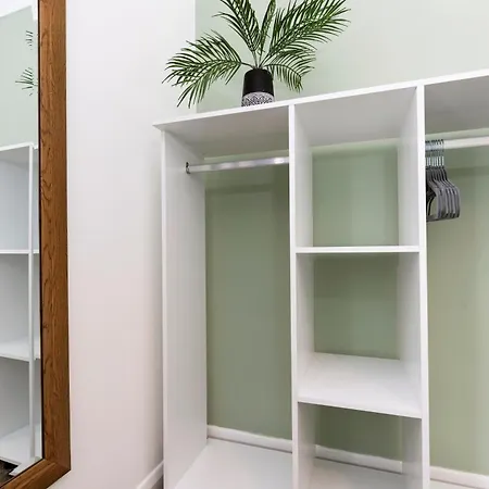 The Storybook Nyaraló